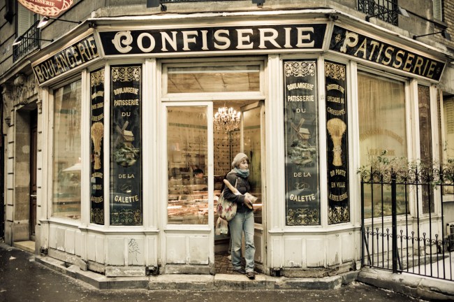 bakery montmartre girl paris HR