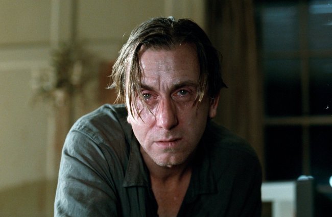 Tim-Roth-in-Funny-Games-US-2007-funny-games-15316871-1400-916