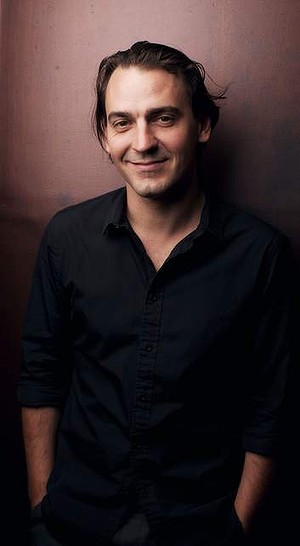 ml-metro-353-ewen-leslie-20130214092611133108-300x0