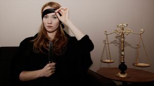 Lizzie Schebesta as Portia 1