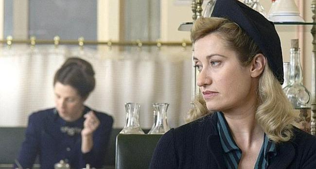 Emmanuel Devos as Violette Leduc.