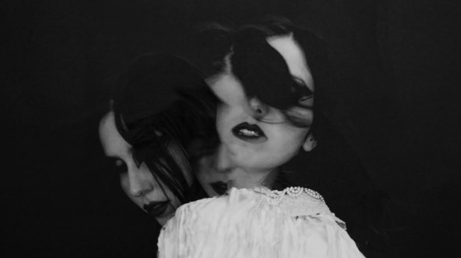 Chelsea_Wolfe-2015-cred_Shaina_Hedlund